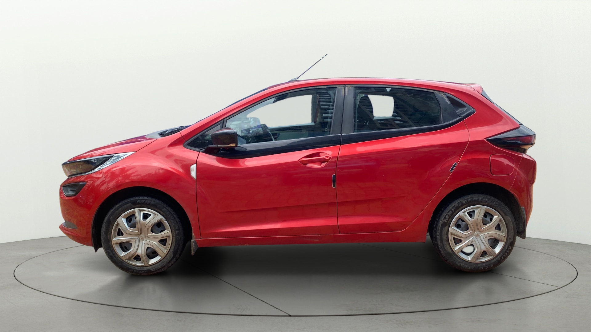 View 2023 Tata Altroz XZ Petrol Image 5 Used 2023 Tata Altroz XZ Petrol Image 5