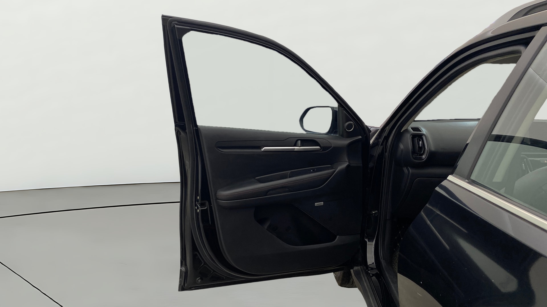 View 2020 Kia Sonet GTX Plus iMT Petrol Image 33 Used 2020 Kia Sonet GTX Plus iMT Petrol Image 33