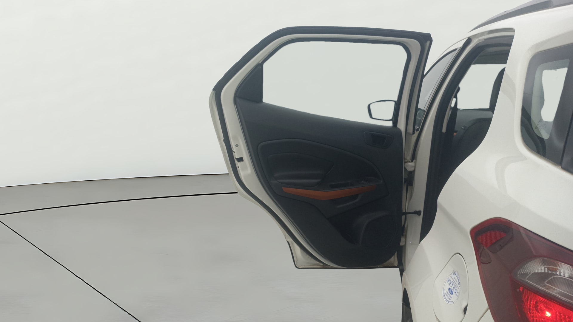 View 2019 Ford EcoSport 1.5 TDCi Diesel Ambiente BS IV Image 15 Used 2019 Ford EcoSport 1.5 TDCi Diesel Ambiente BS IV Image 15