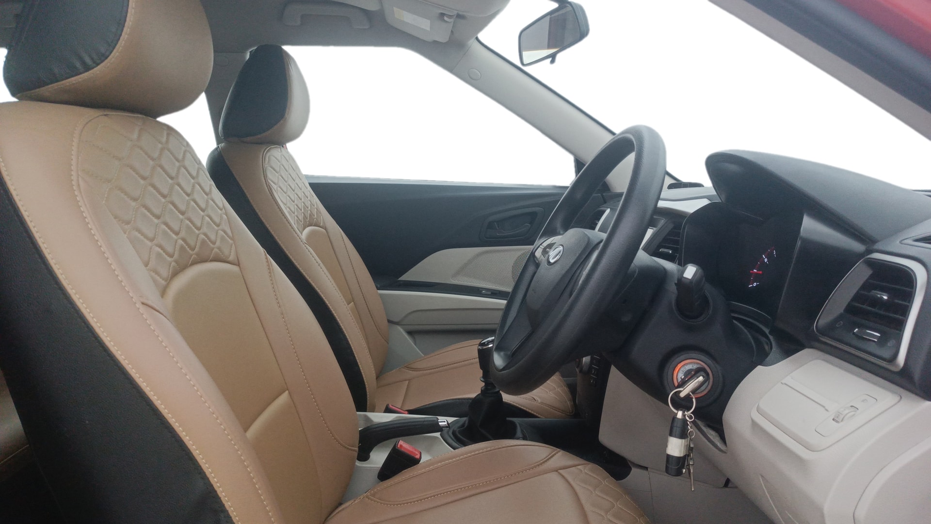 View 2019 Mahindra XUV300 W4 Petrol BS IV Image 25 Used 2019 Mahindra XUV300 W4 Petrol BS IV Image 25