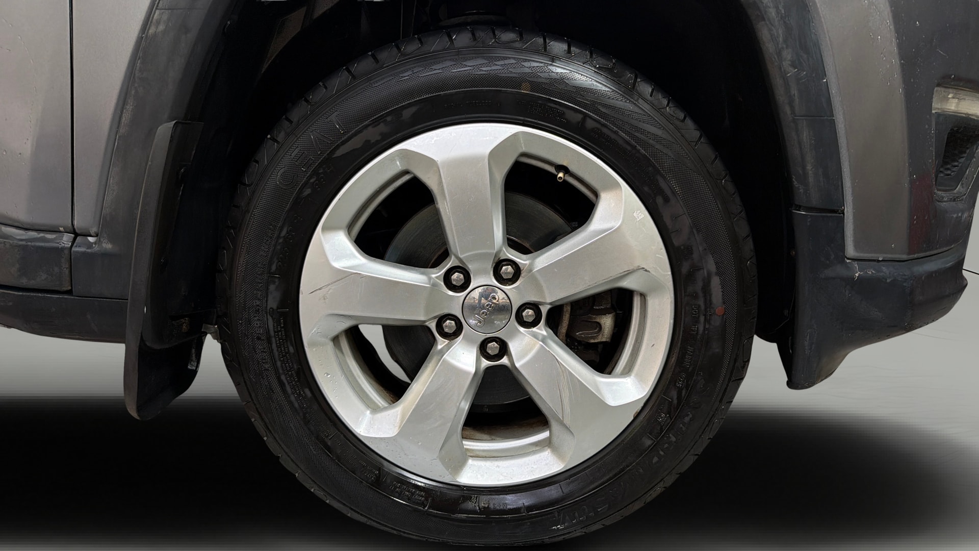 View 2019 Jeep Compass Limited 1.4 Multi AIR Petrol DDCT AT BS IV Image 43 Used 2019 Jeep Compass Limited 1.4 Multi AIR Petrol DDCT AT BS IV Image 43