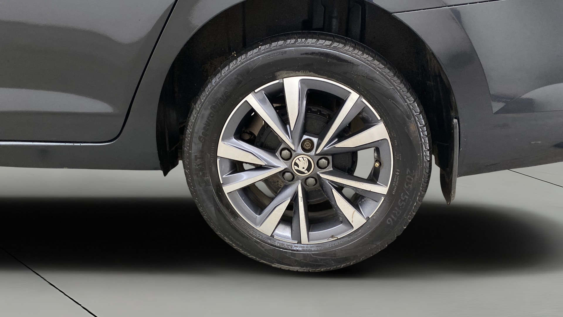 View 2022 Skoda Slavia Ambition 1.0 TSI MT Image 11 Used 2022 Skoda Slavia Ambition 1.0 TSI MT Image 11