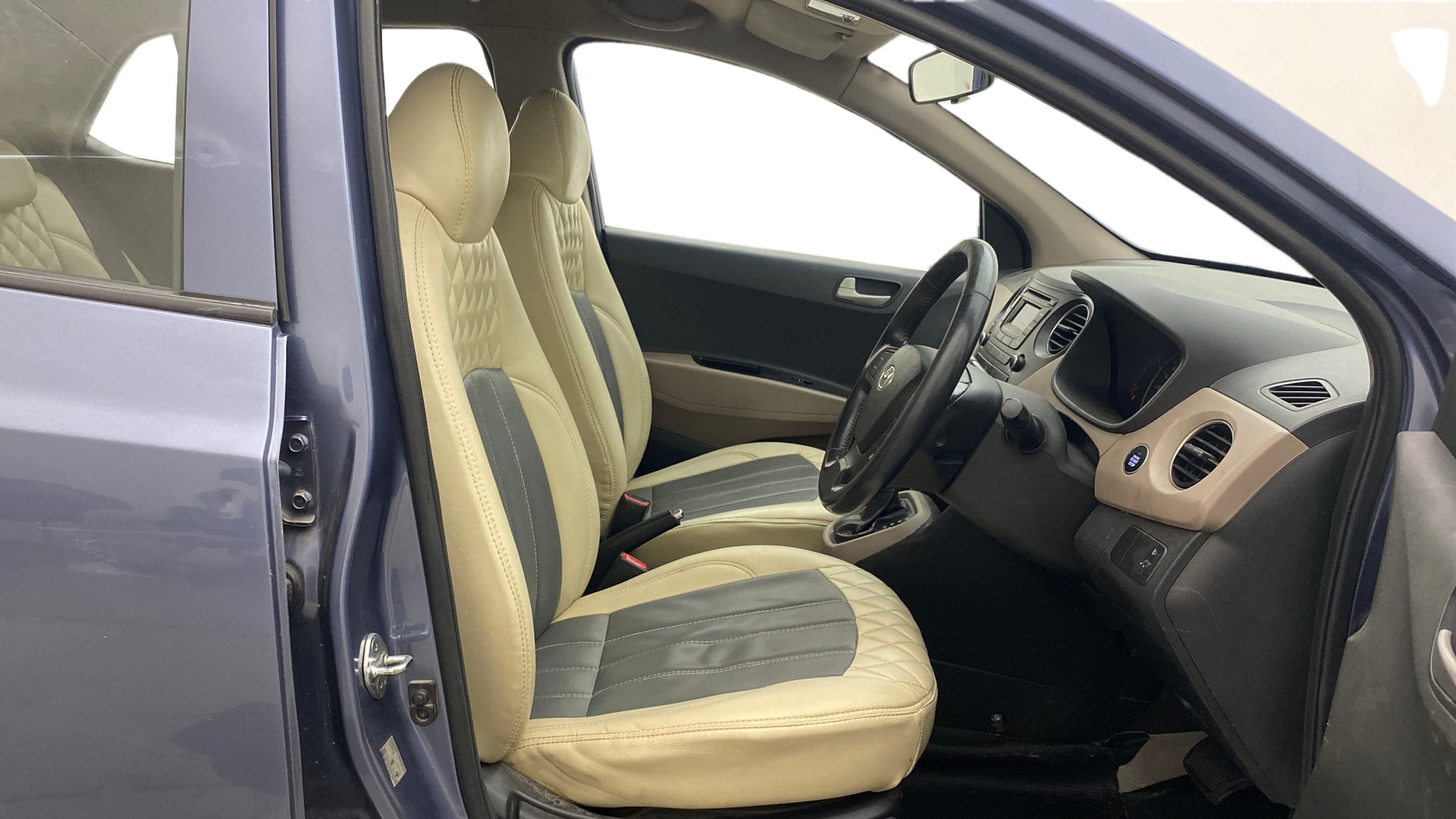 View 2015 Hyundai Grand i10 Asta AT 1.2 Kappa VTVT Image 25 Used 2015 Hyundai Grand i10 Asta AT 1.2 Kappa VTVT Image 25