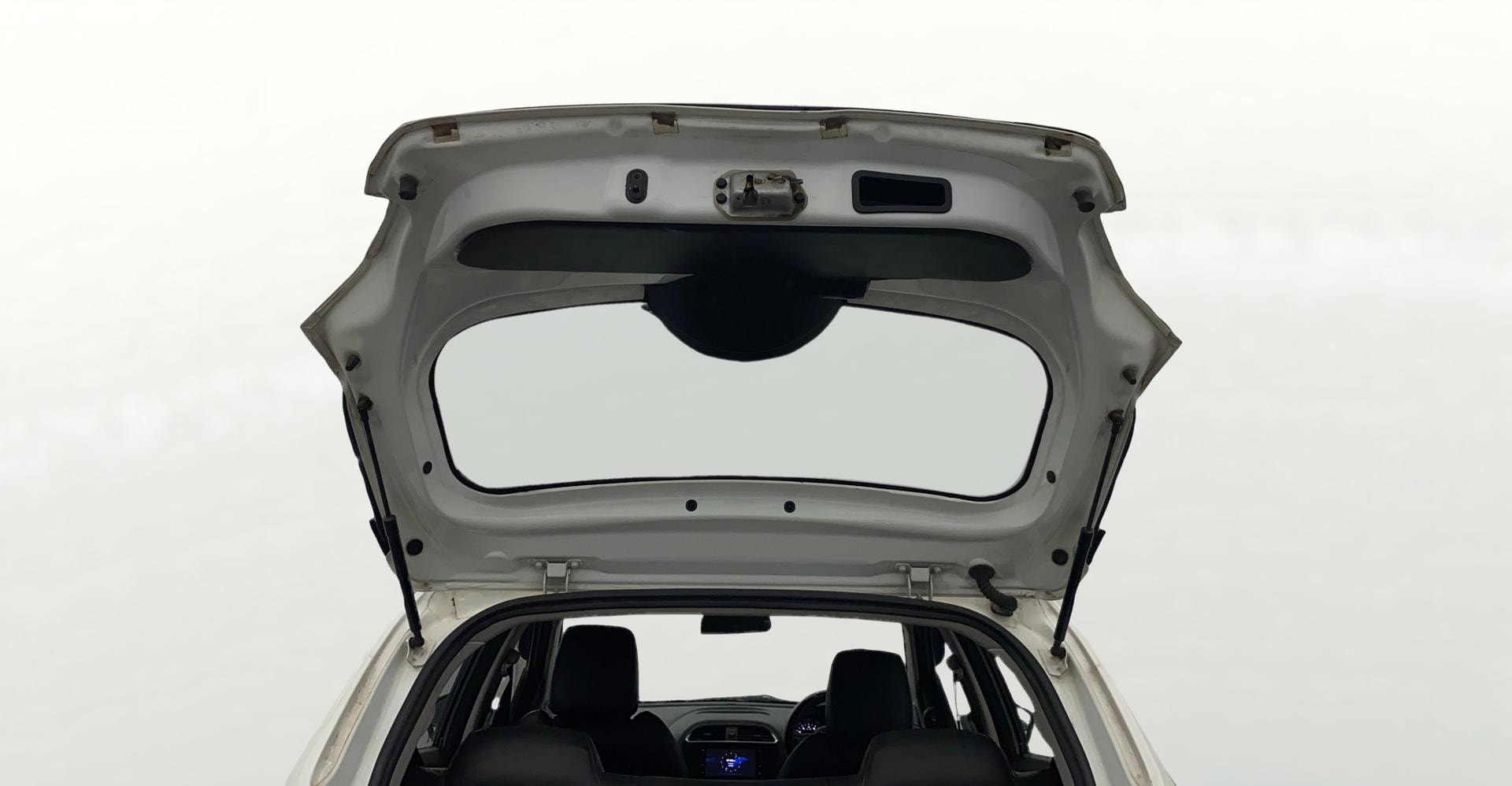 View 2019 Tata Tiago Revotorq XB Image 17 Used 2019 Tata Tiago Revotorq XB Image 17