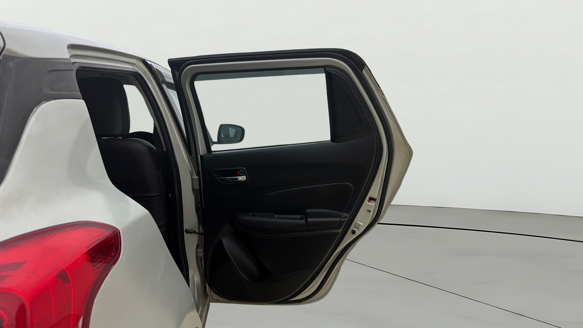 View 2018 Maruti Suzuki 1000 Base Variant Image 7 Used 2018 Maruti Suzuki 1000 Base Variant Image 7