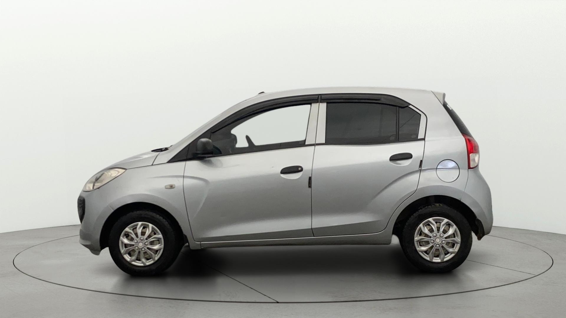 View 2019 Hyundai New Santro D-Lite Petrol Image 5 Used 2019 Hyundai New Santro D-Lite Petrol Image 5