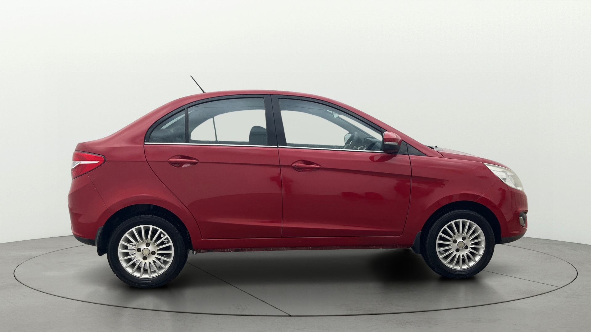 View 2015 Tata Zest XMS Petrol Image 8 Used 2015 Tata Zest XMS Petrol Image 8