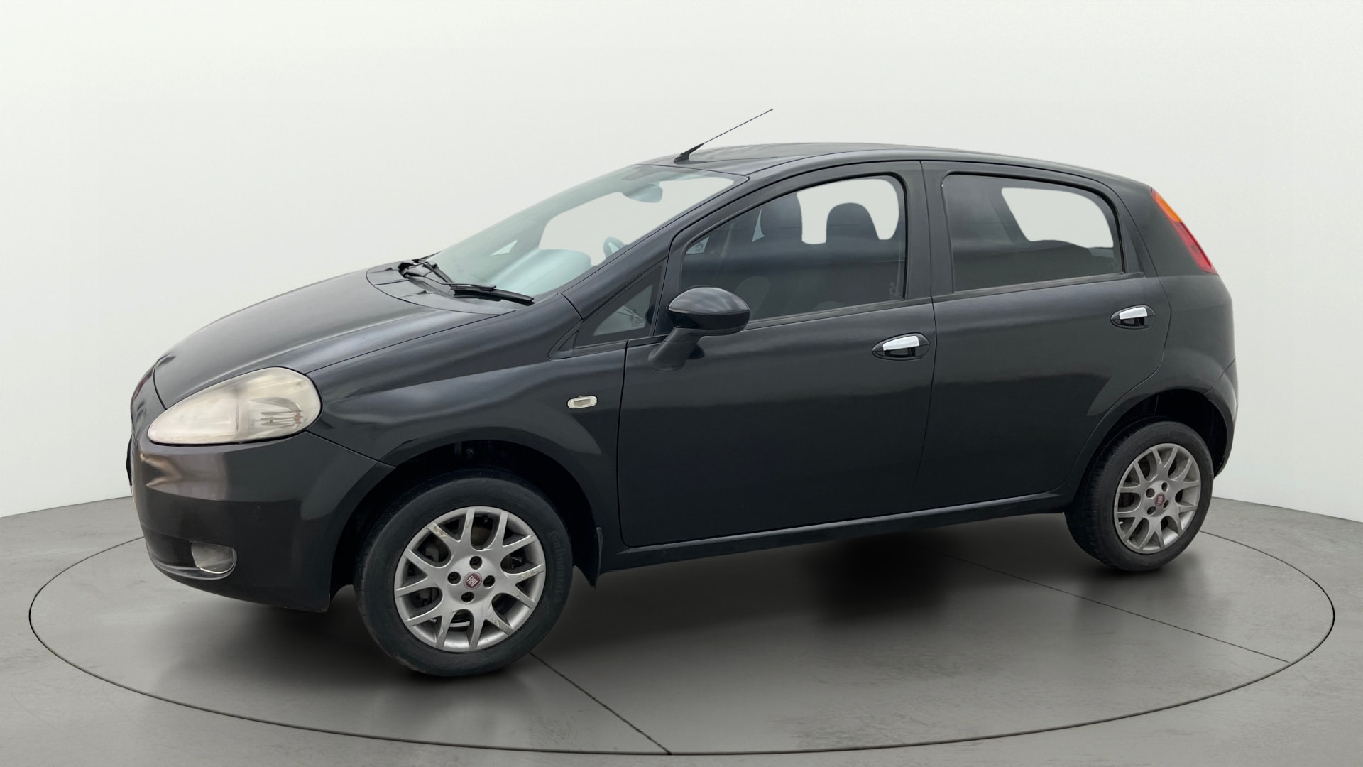 View 2013 Fiat Grande Punto 1.3 Emotion Pack 90 HP Image 34 Used 2013 Fiat Grande Punto 1.3 Emotion Pack 90 HP Image 34