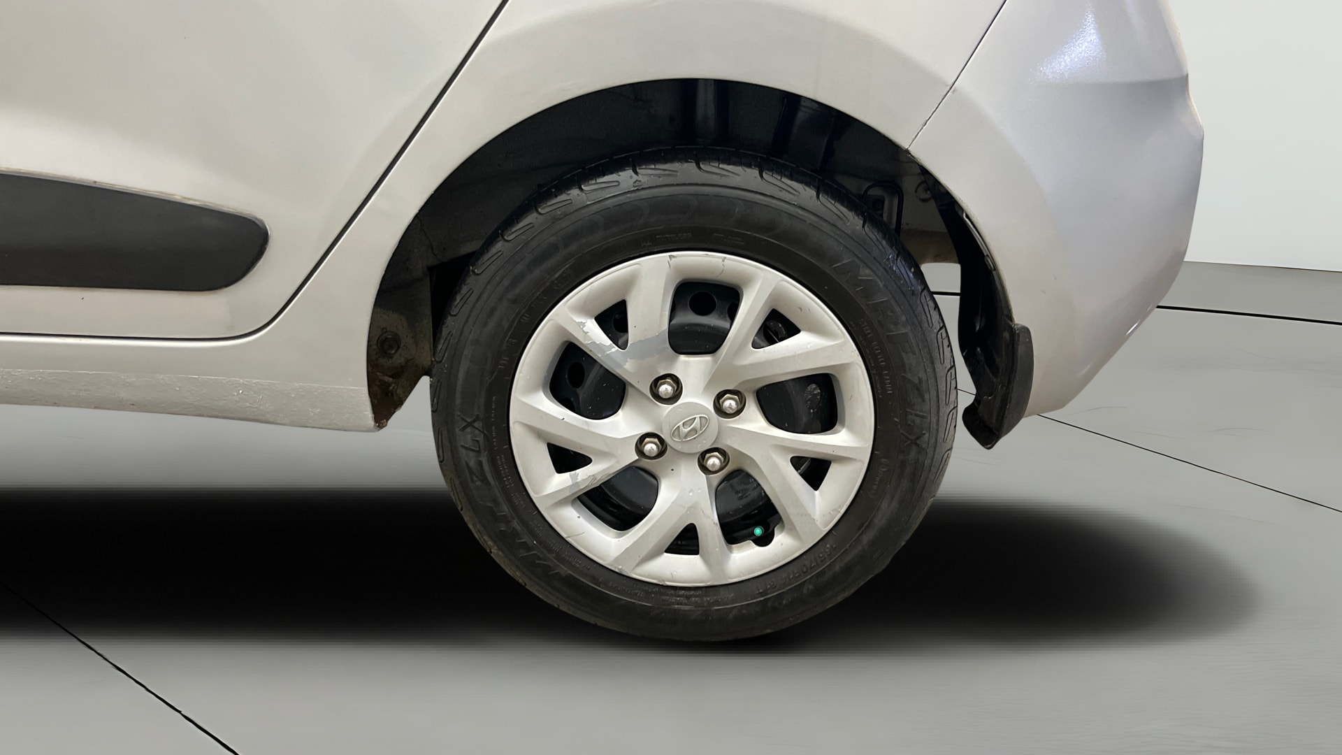 View 2017 Hyundai Grand i10 Magna 1.2 Kappa VTVT Image 11 Used 2017 Hyundai Grand i10 Magna 1.2 Kappa VTVT Image 11