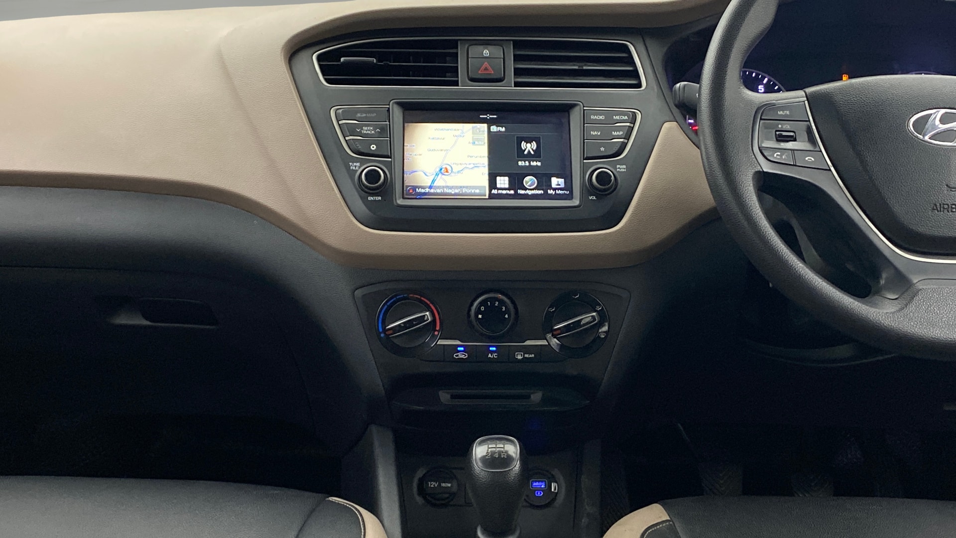 View 2020 Hyundai Elite i20 1.2 Sportz Plus Petrol Image 17 Used 2020 Hyundai Elite i20 1.2 Sportz Plus Petrol Image 17