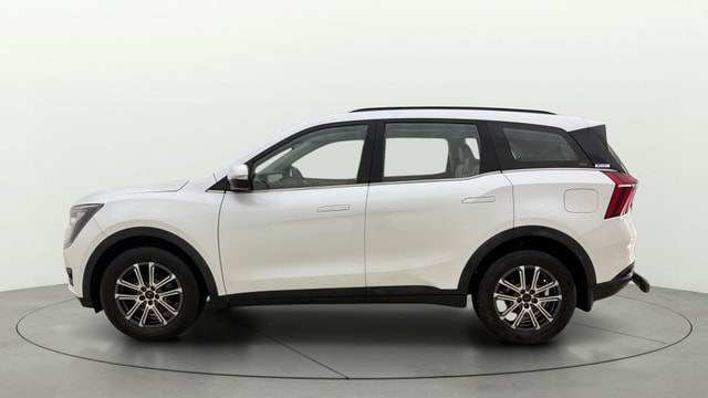 View Mahindra XUV700 Image 28 Used Mahindra XUV700 Image 28