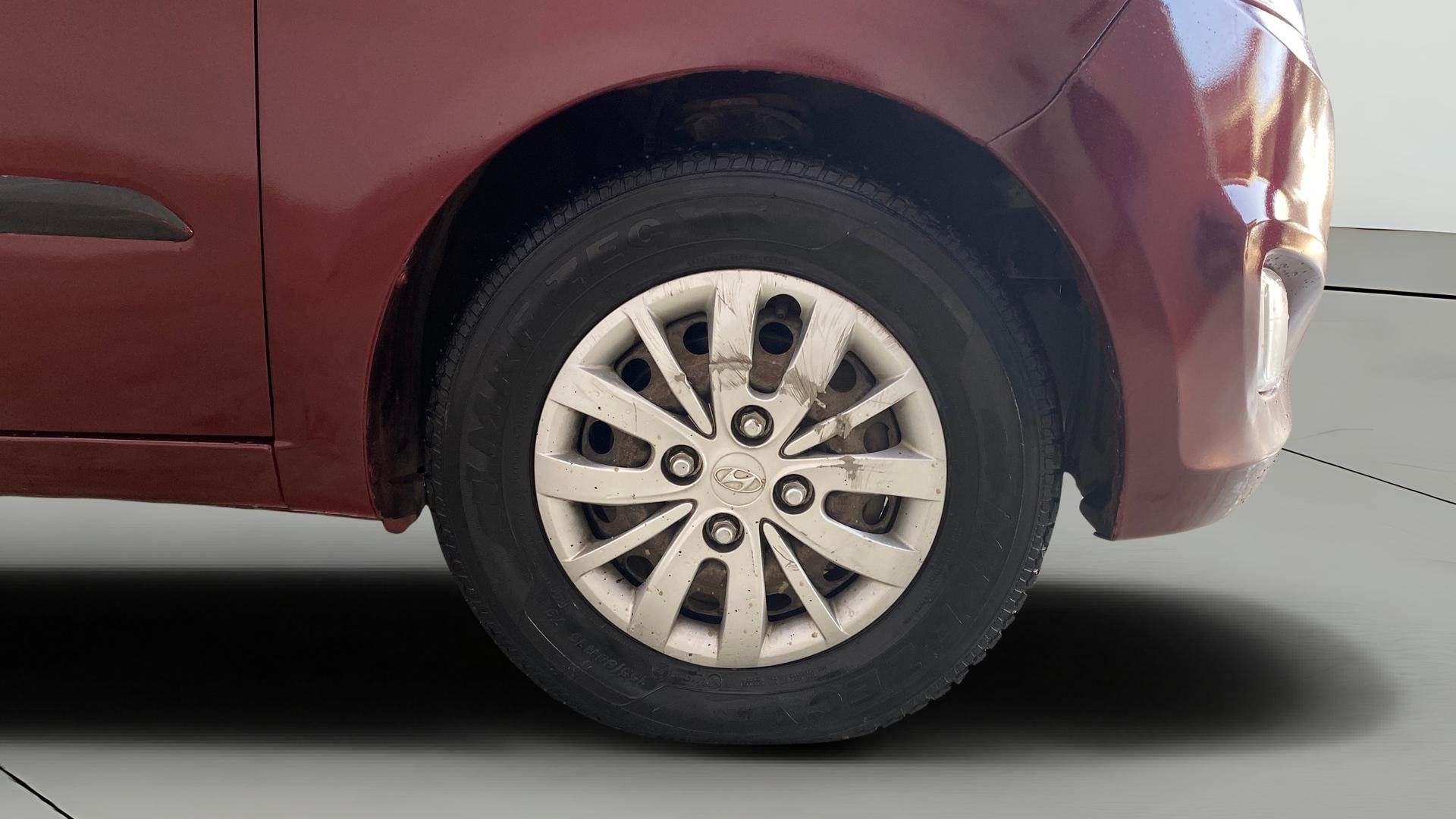 View 2014 Hyundai i10 1.2 Sportz MT Image 40 Used 2014 Hyundai i10 1.2 Sportz MT Image 40