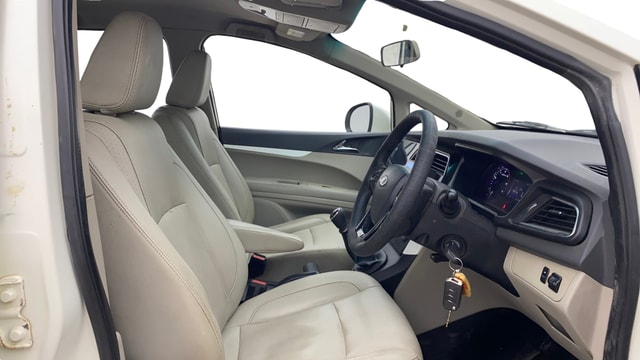 View Mahindra Marazzo Image 17 Used Mahindra Marazzo Image 17