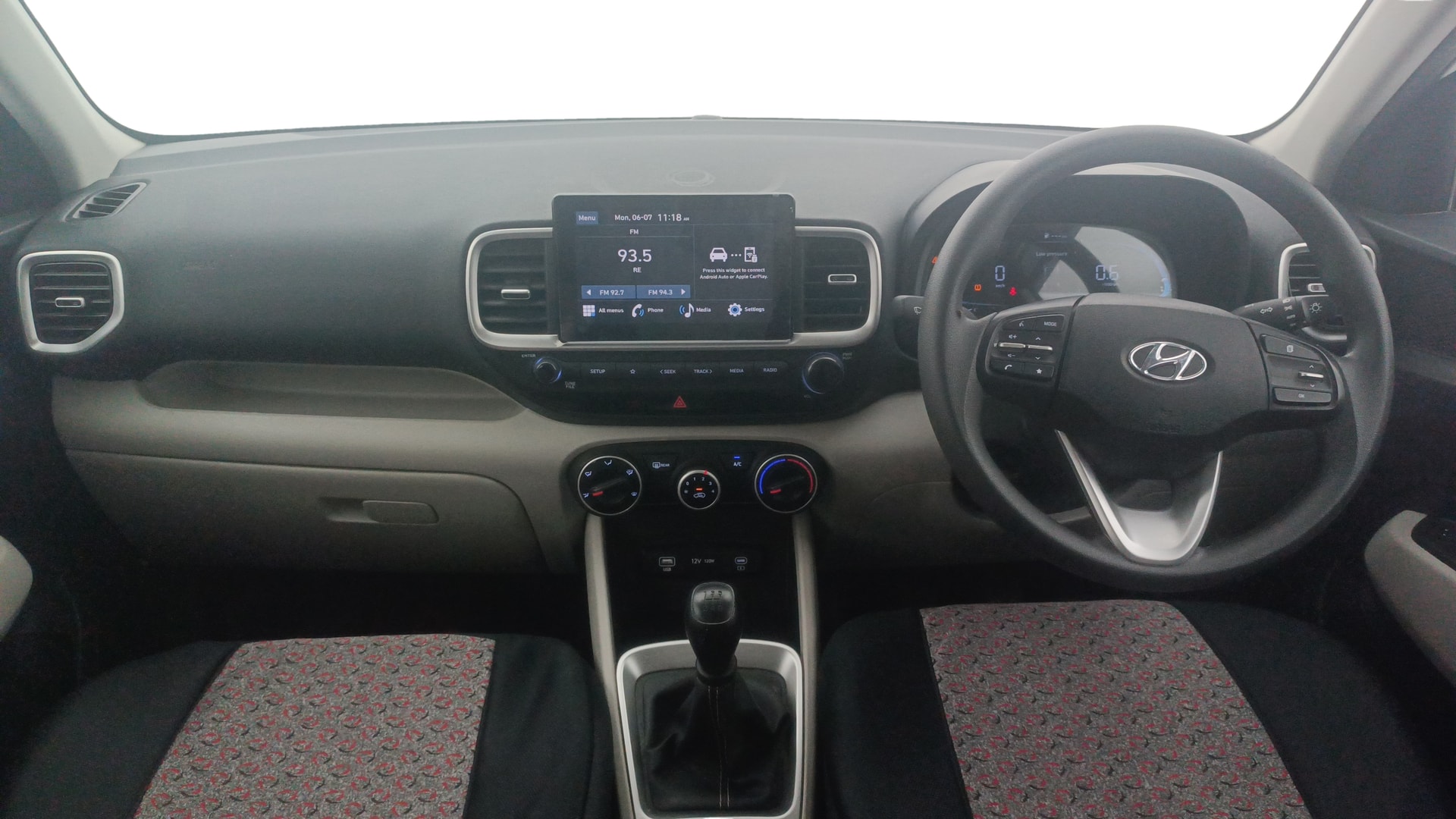 View 2025 Hyundai Venue E 1.2 Petrol BS IV Image 16 Used 2025 Hyundai Venue E 1.2 Petrol BS IV Image 16