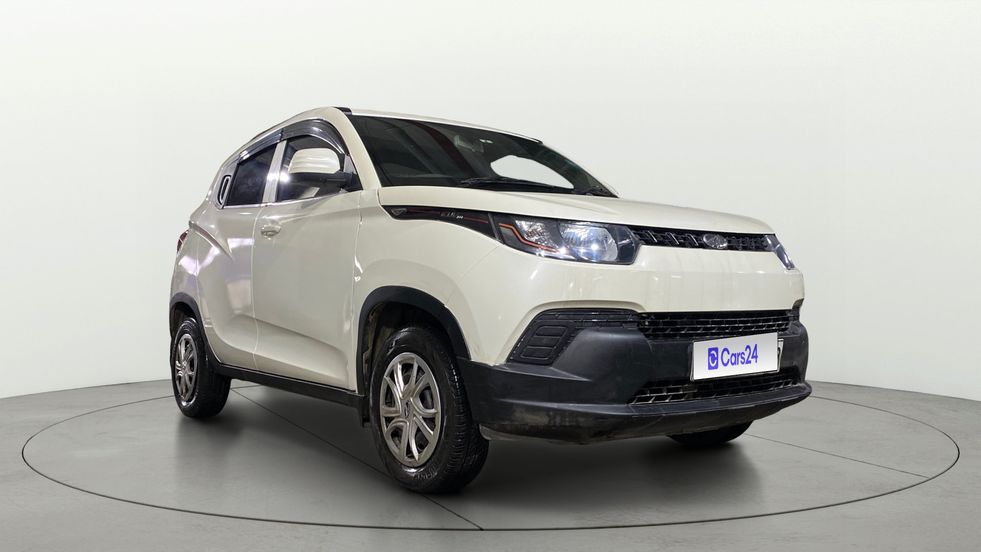 View 2017 Mahindra KUV100 K4 Plus Petrol 6 Seater BS IV Image 35 Used 2017 Mahindra KUV100 K4 Plus Petrol 6 Seater BS IV Image 35