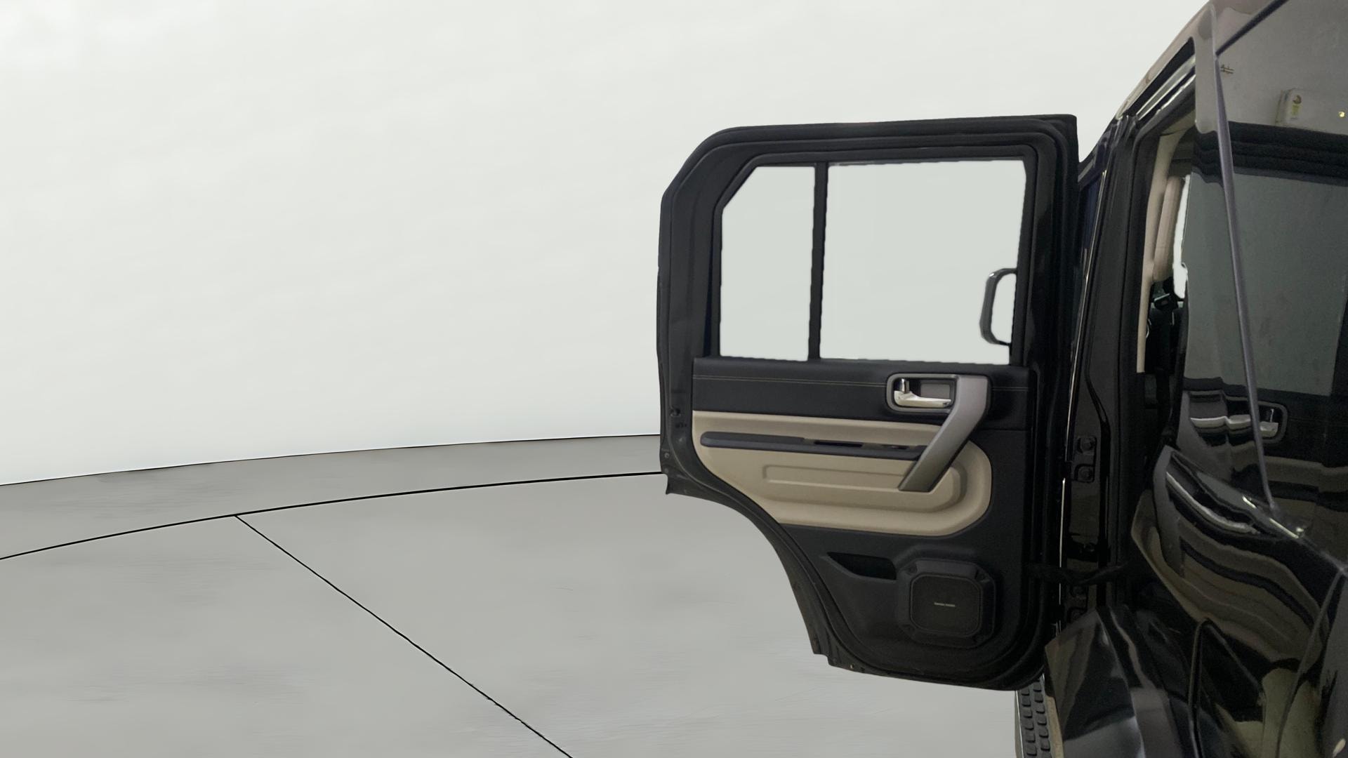 View 2025 Mahindra Thar Roxx AX7L Diesel 2WD AT Image 22 Used 2025 Mahindra Thar Roxx AX7L Diesel 2WD AT Image 22