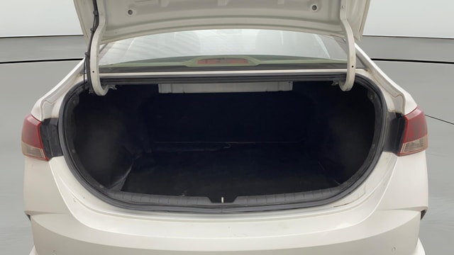 View Hyundai Verna Image 40 Used Hyundai Verna Image 40