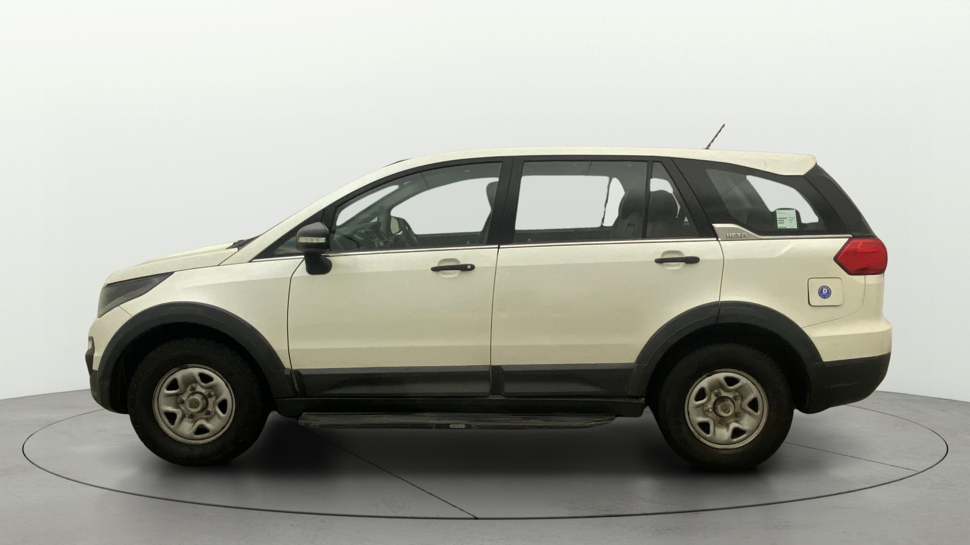 View 2018 Tata Hexa XE 4X2 Image 5 Used 2018 Tata Hexa XE 4X2 Image 5
