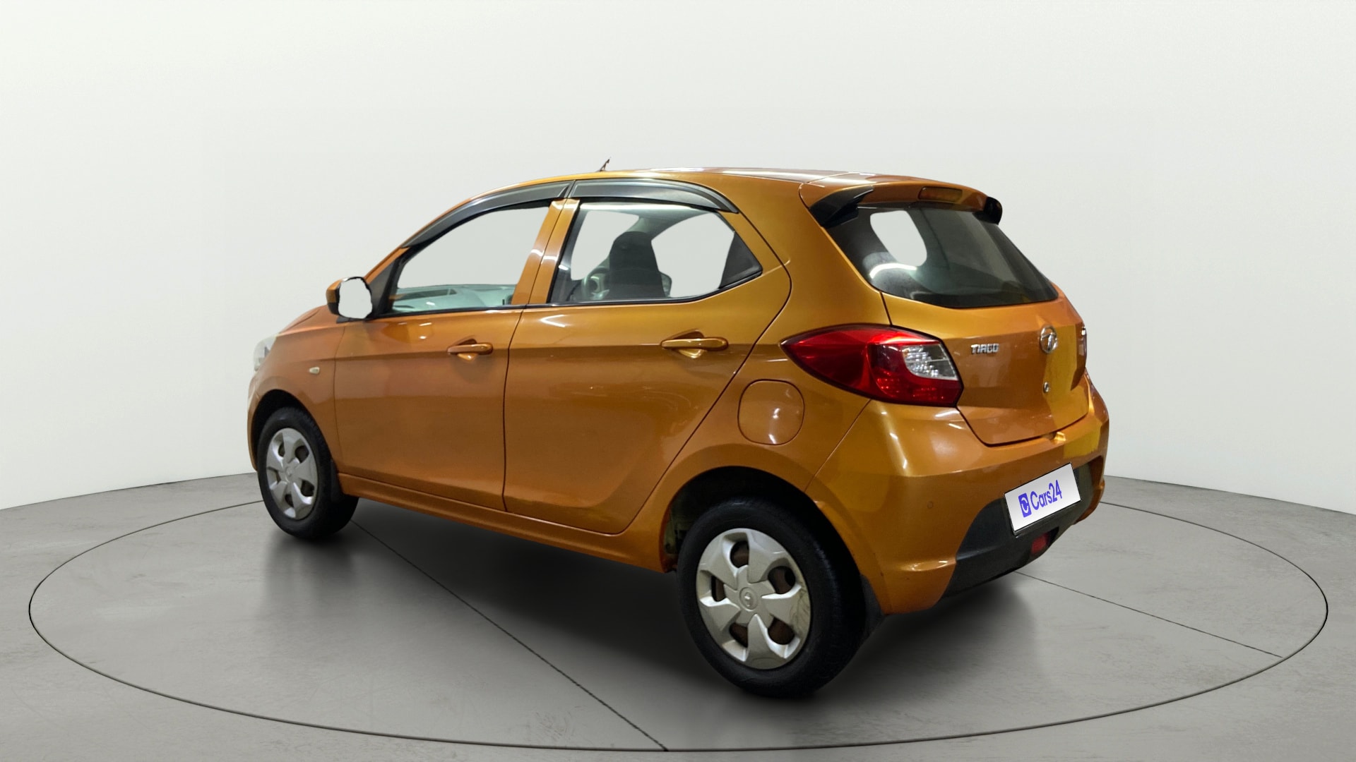 View 2018 Tata Tiago Revotorq XB Image 2 Used 2018 Tata Tiago Revotorq XB Image 2