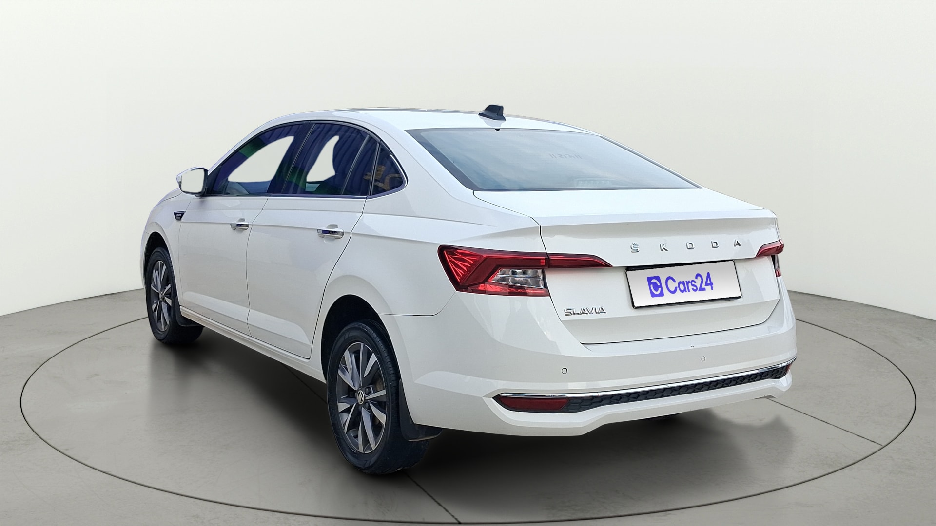 View 2023 Skoda Slavia Style 1.0 TSI AT Image 2 Used 2023 Skoda Slavia Style 1.0 TSI AT Image 2