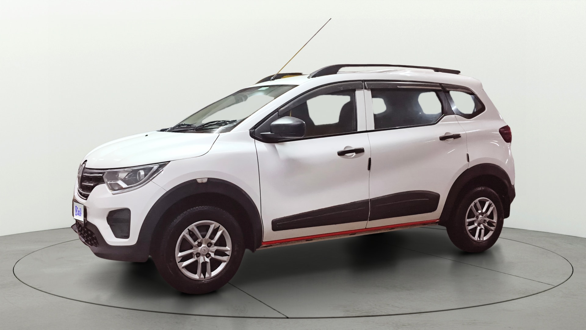 View 2022 Renault Triber RXE Image 37 Used 2022 Renault Triber RXE Image 37