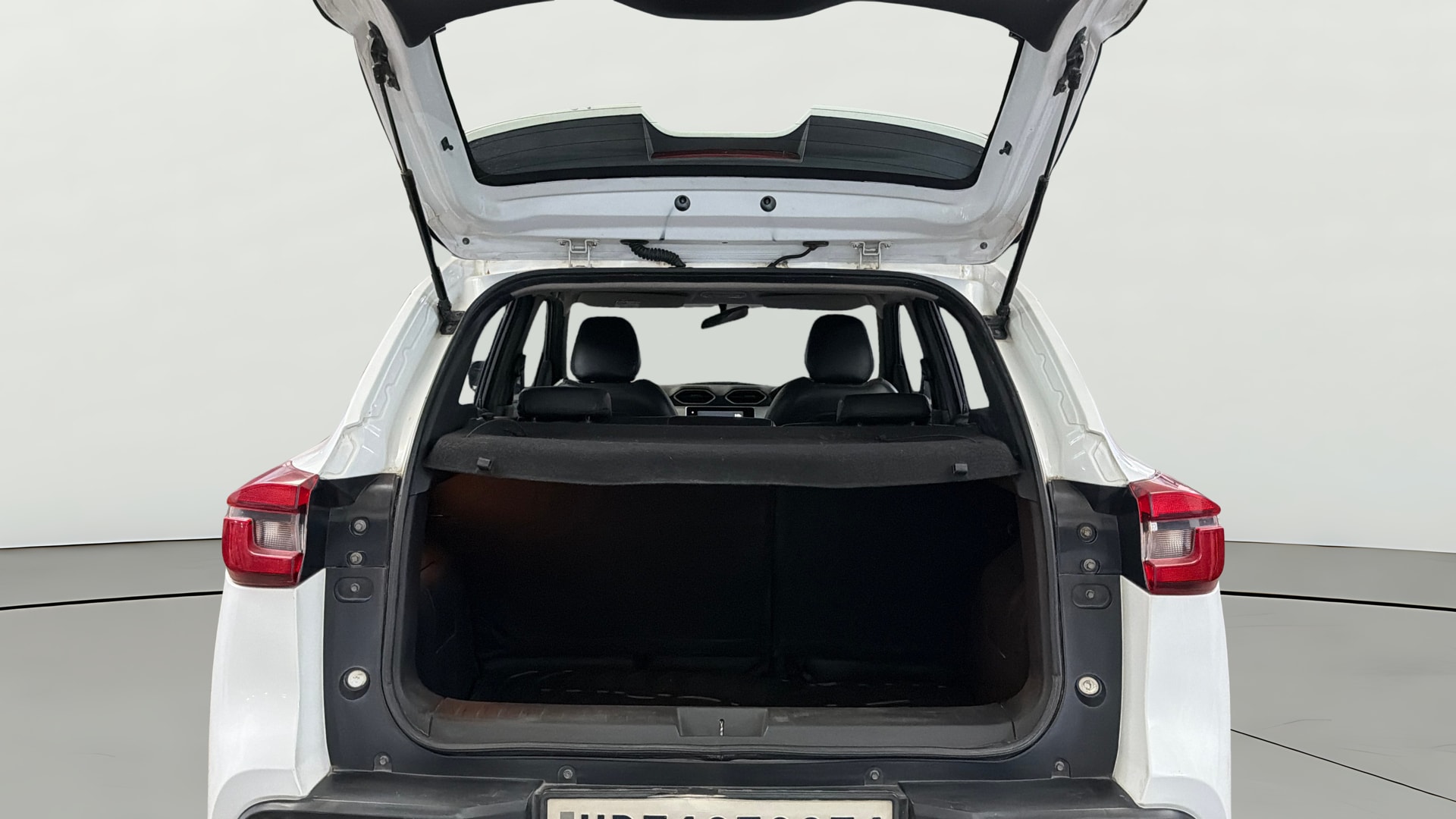 View 2022 Nissan Magnite XV Image 38 Used 2022 Nissan Magnite XV Image 38