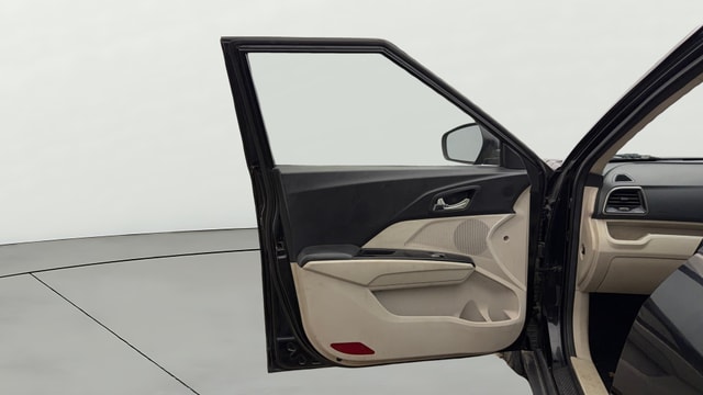 View Mahindra XUV300 Image 39 Used Mahindra XUV300 Image 39