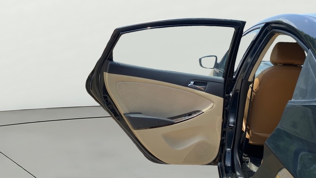 View Hyundai Fluidic Verna Image 15 Used Hyundai Fluidic Verna Image 15
