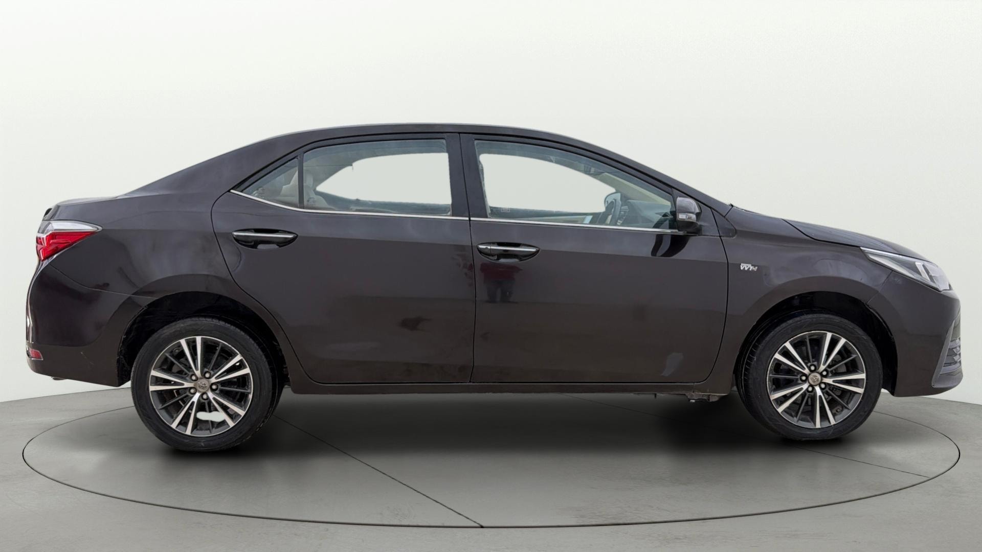 View 2017 Toyota Corolla Altis 1.8 VL AT Image 9 Used 2017 Toyota Corolla Altis 1.8 VL AT Image 9