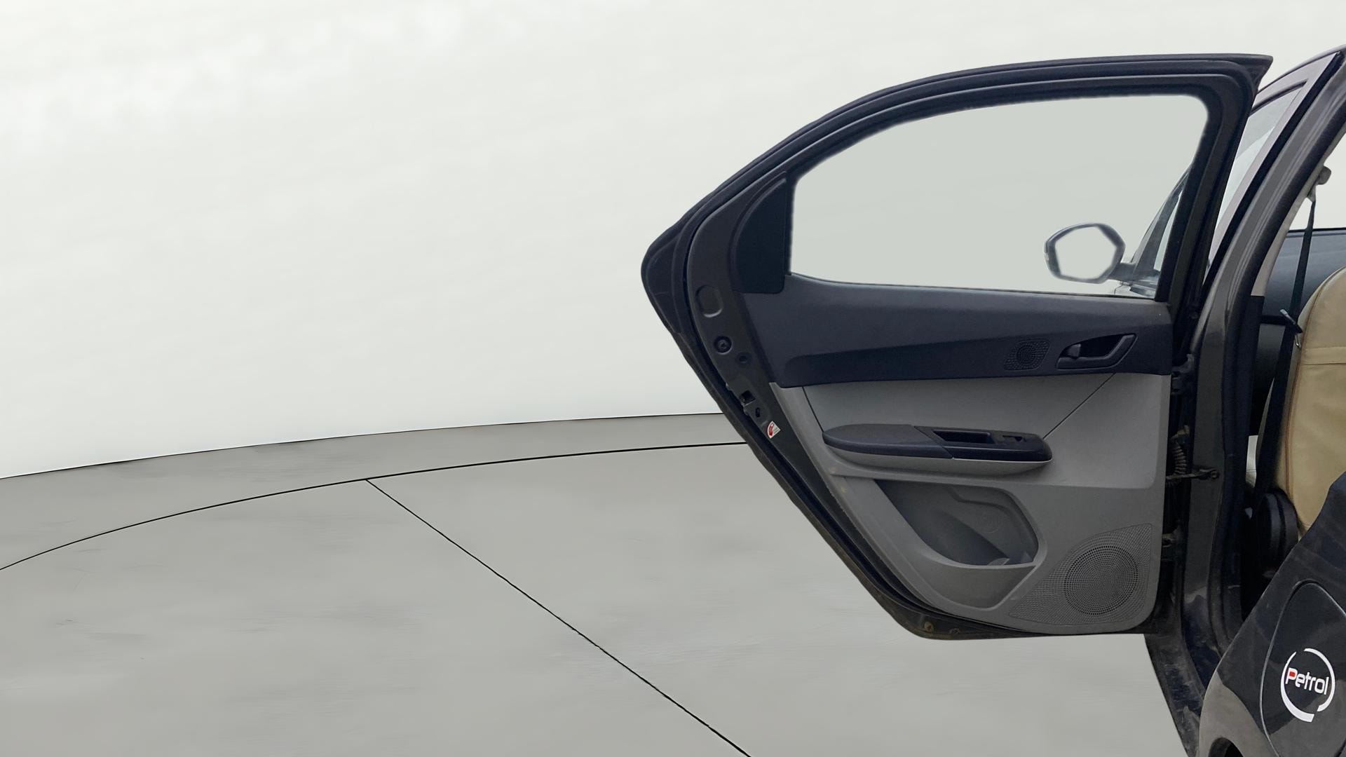 View 2023 Tata Tiago Revotorq XB Image 22 Used 2023 Tata Tiago Revotorq XB Image 22