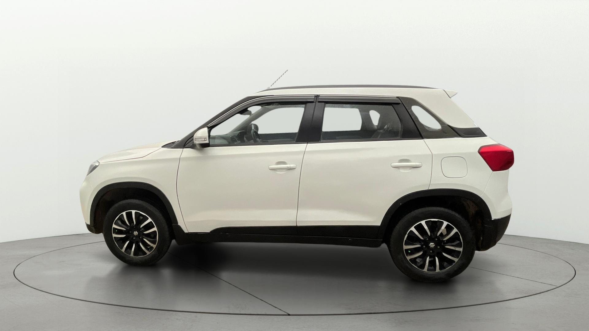 View 2022 Maruti Suzuki 1000 Base Variant Image 6 Used 2022 Maruti Suzuki 1000 Base Variant Image 6