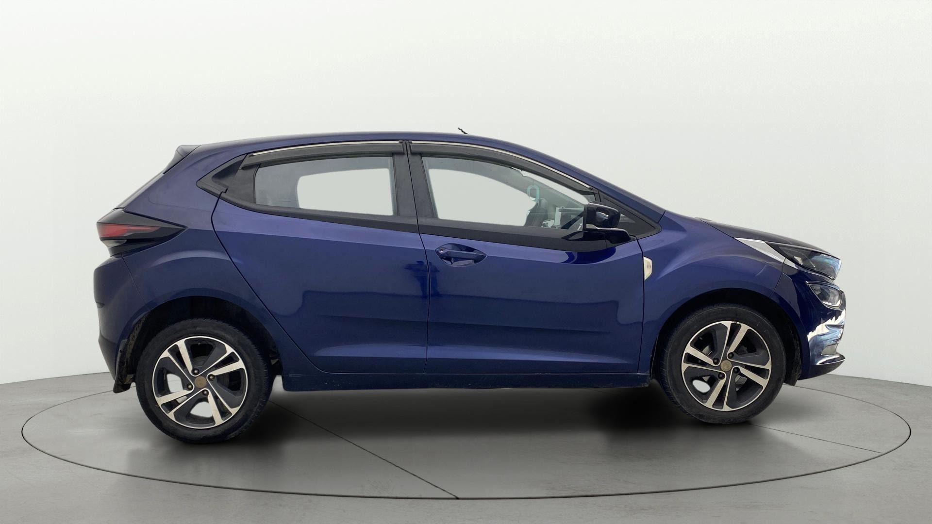 View 2023 Tata Altroz XZ Petrol Image 9 Used 2023 Tata Altroz XZ Petrol Image 9