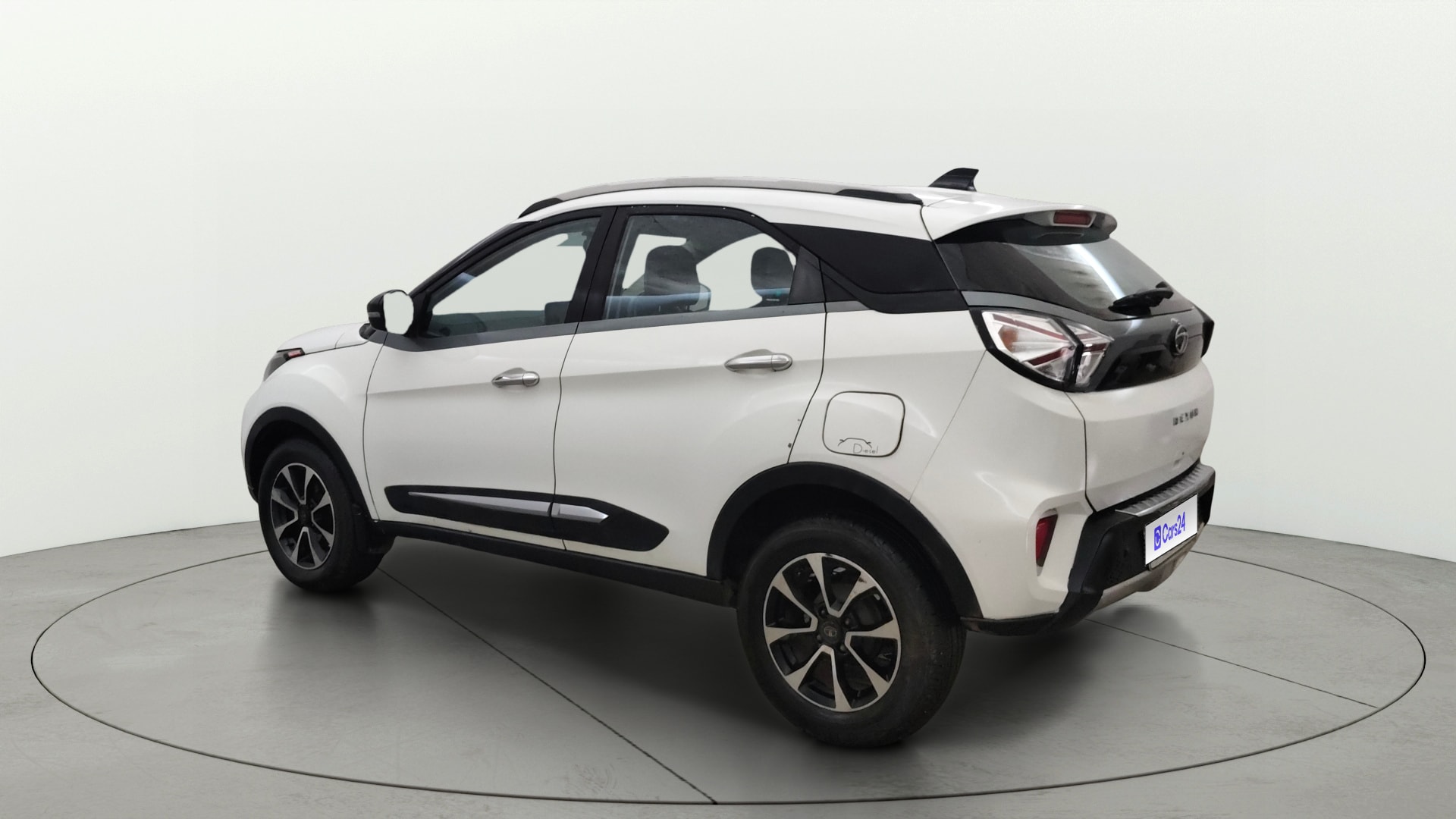View 2021 Tata Nexon XZA Plus Diesel Image 2 Used 2021 Tata Nexon XZA Plus Diesel Image 2