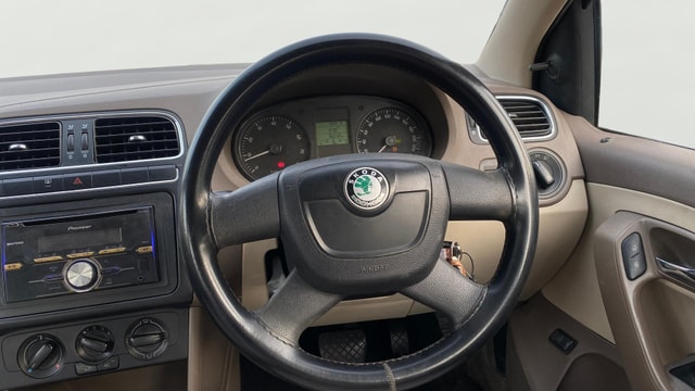 View Skoda Rapid Image 21 Used Skoda Rapid Image 21
