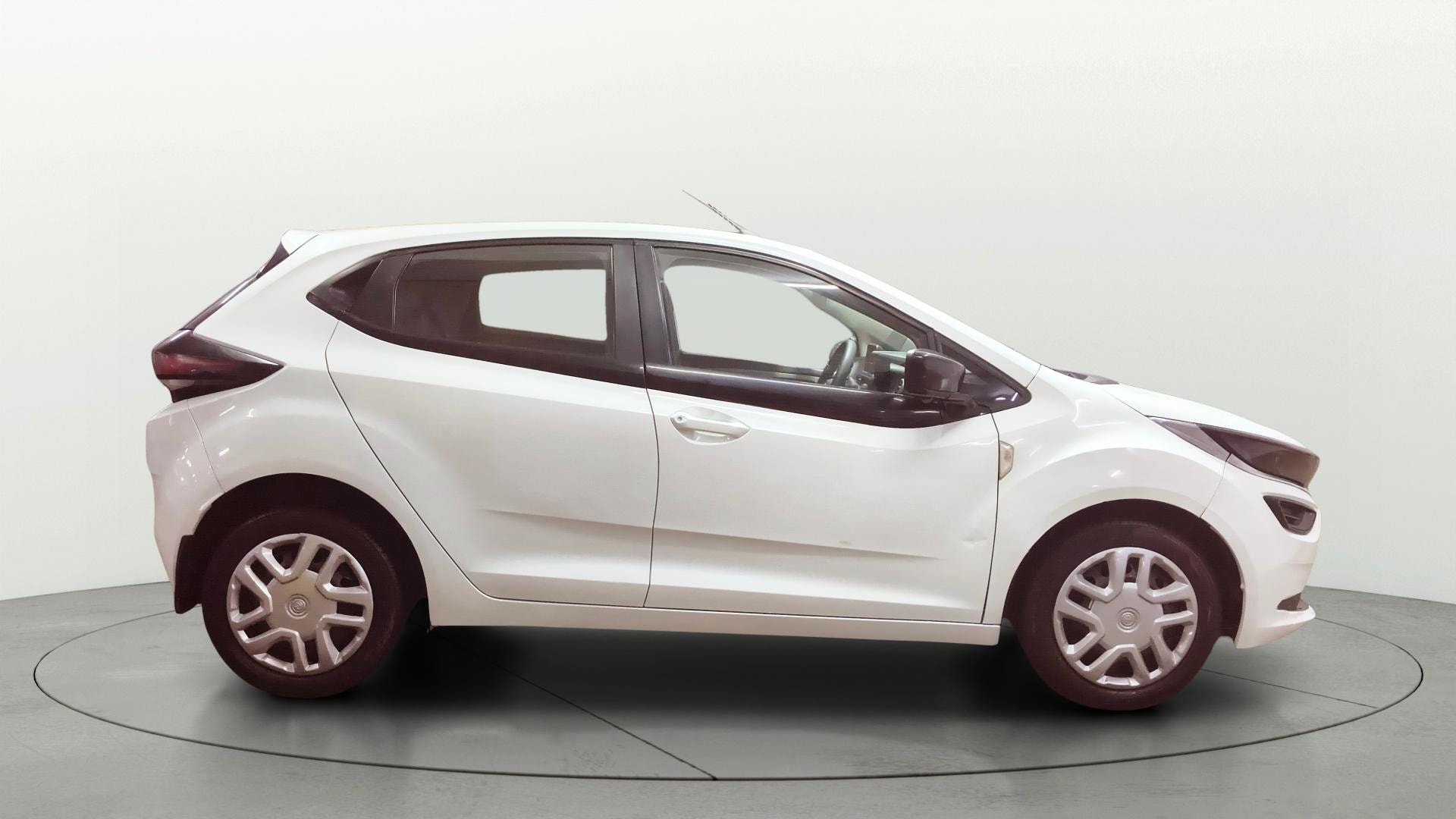 View 2021 Tata Altroz XM Plus Petrol Image 26 Used 2021 Tata Altroz XM Plus Petrol Image 26