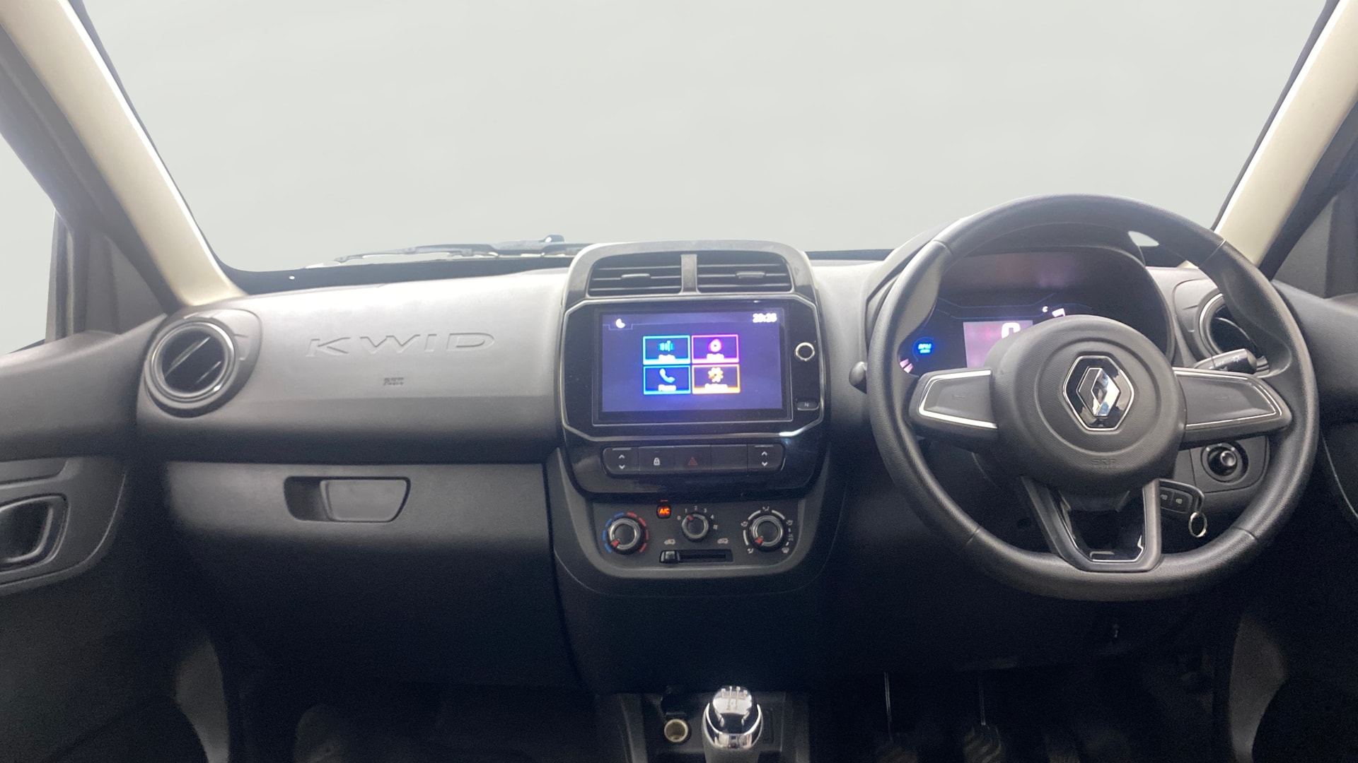 View 2022 Renault Kwid RXT 1.0 Image 17 Used 2022 Renault Kwid RXT 1.0 Image 17