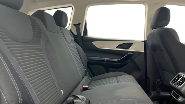 View Mahindra XUV700 Image 29 Used Mahindra XUV700 Image 29