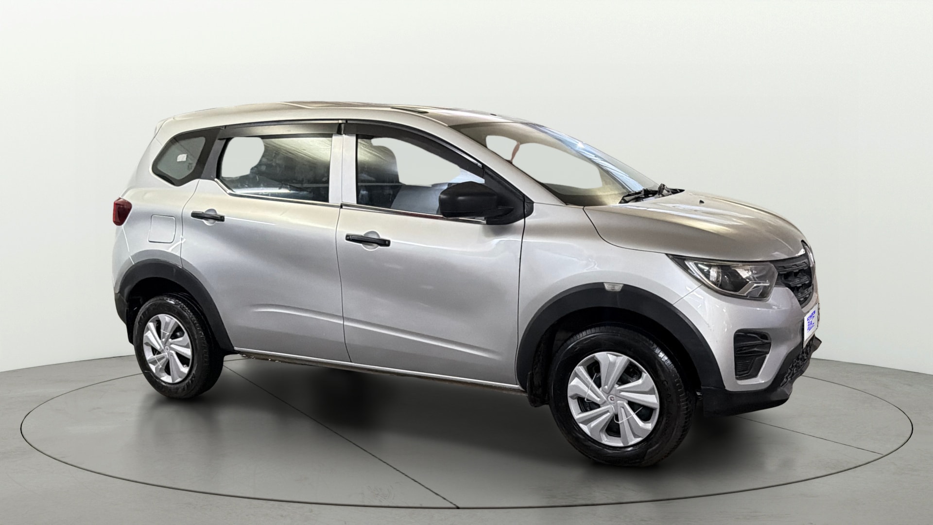 View 2023 Renault Triber RXE Image 22 Used 2023 Renault Triber RXE Image 22