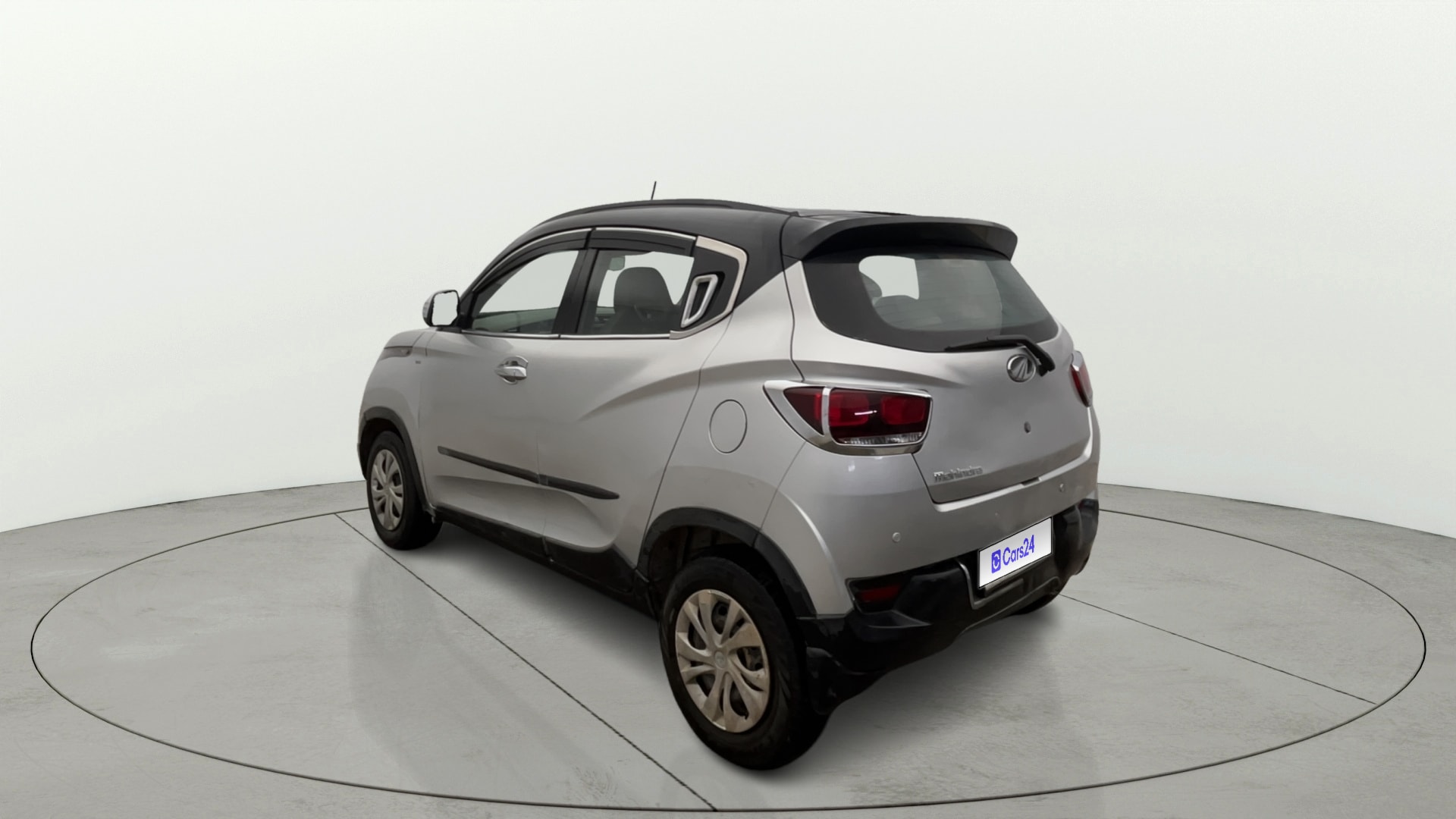 View 2016 Mahindra KUV100 K6 Plus Diesel 6 Seater BS IV Image 2 Used 2016 Mahindra KUV100 K6 Plus Diesel 6 Seater BS IV Image 2