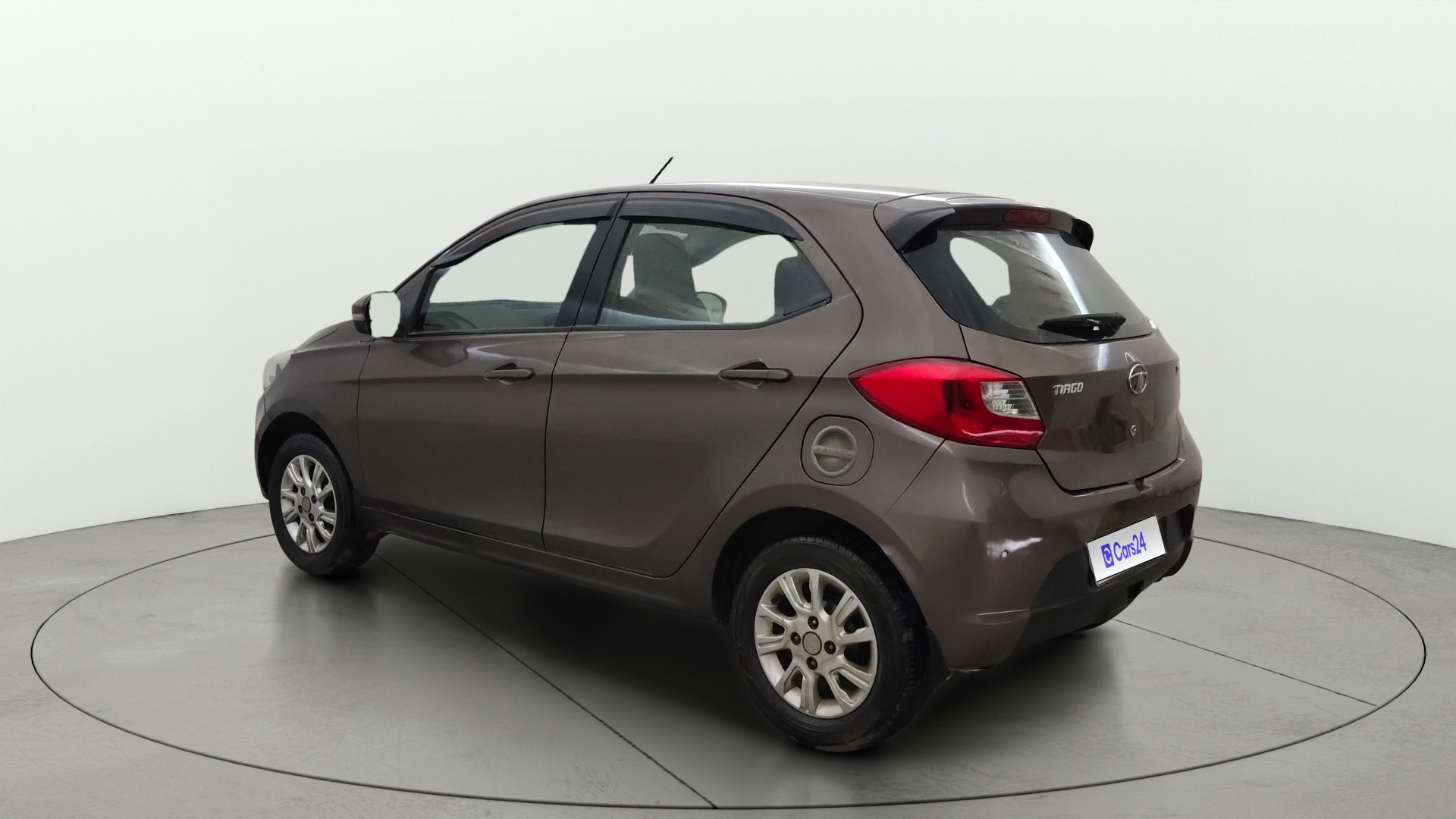 View 2018 Tata Tiago Revotorq XB Image 2 Used 2018 Tata Tiago Revotorq XB Image 2