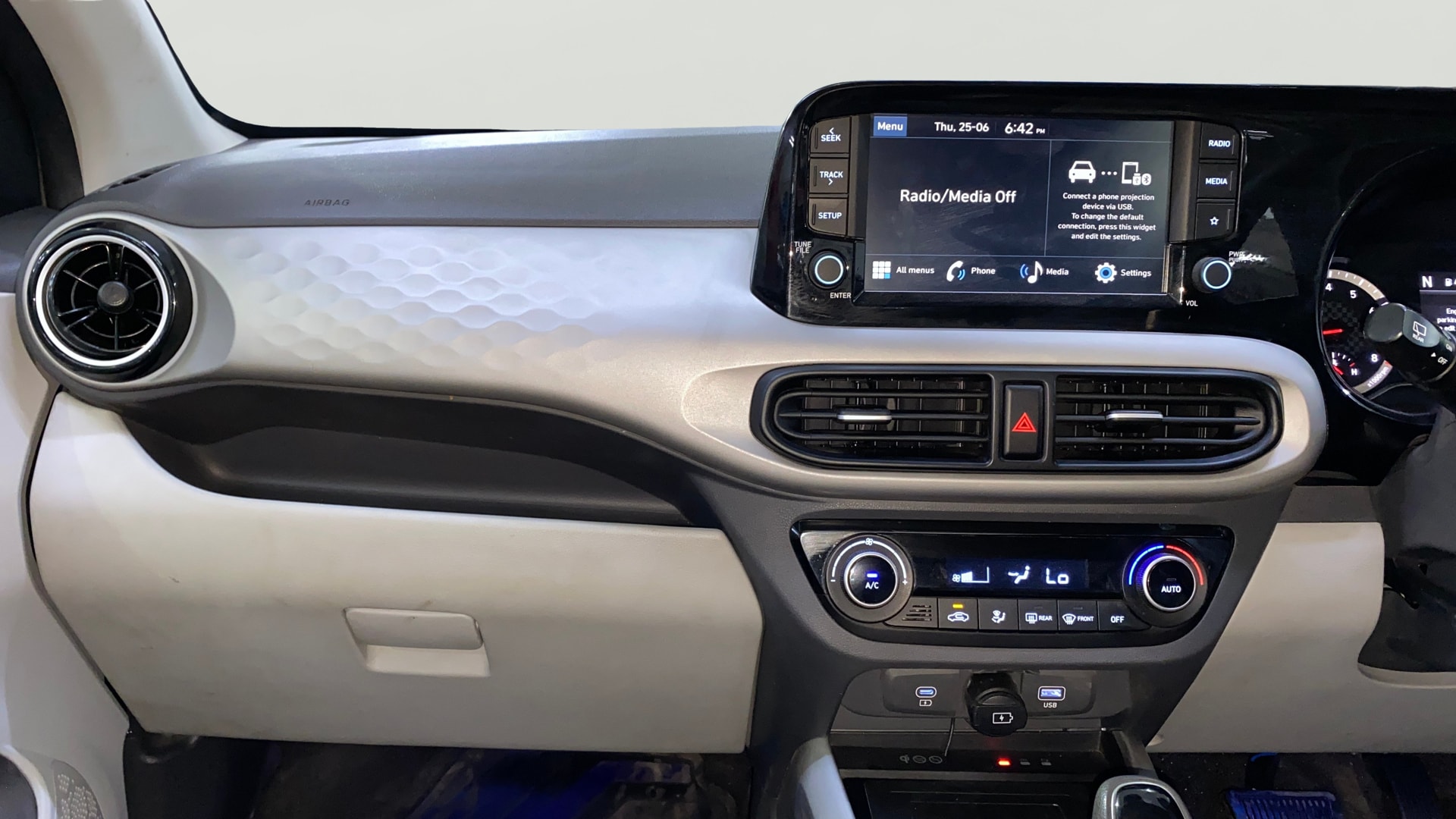 View 2023 Hyundai Grand i10 Nios Asta Petrol AMT Image 34 Used 2023 Hyundai Grand i10 Nios Asta Petrol AMT Image 34