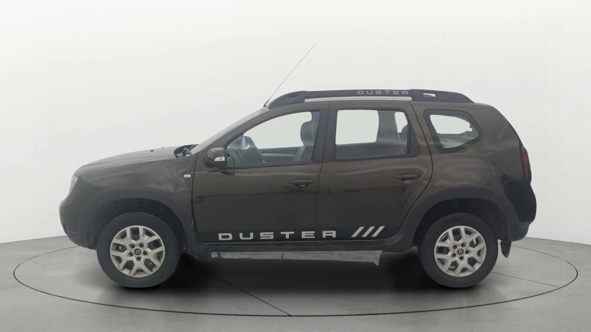 View 2017 Renault Duster Petrol RXL Image 5 Used 2017 Renault Duster Petrol RXL Image 5