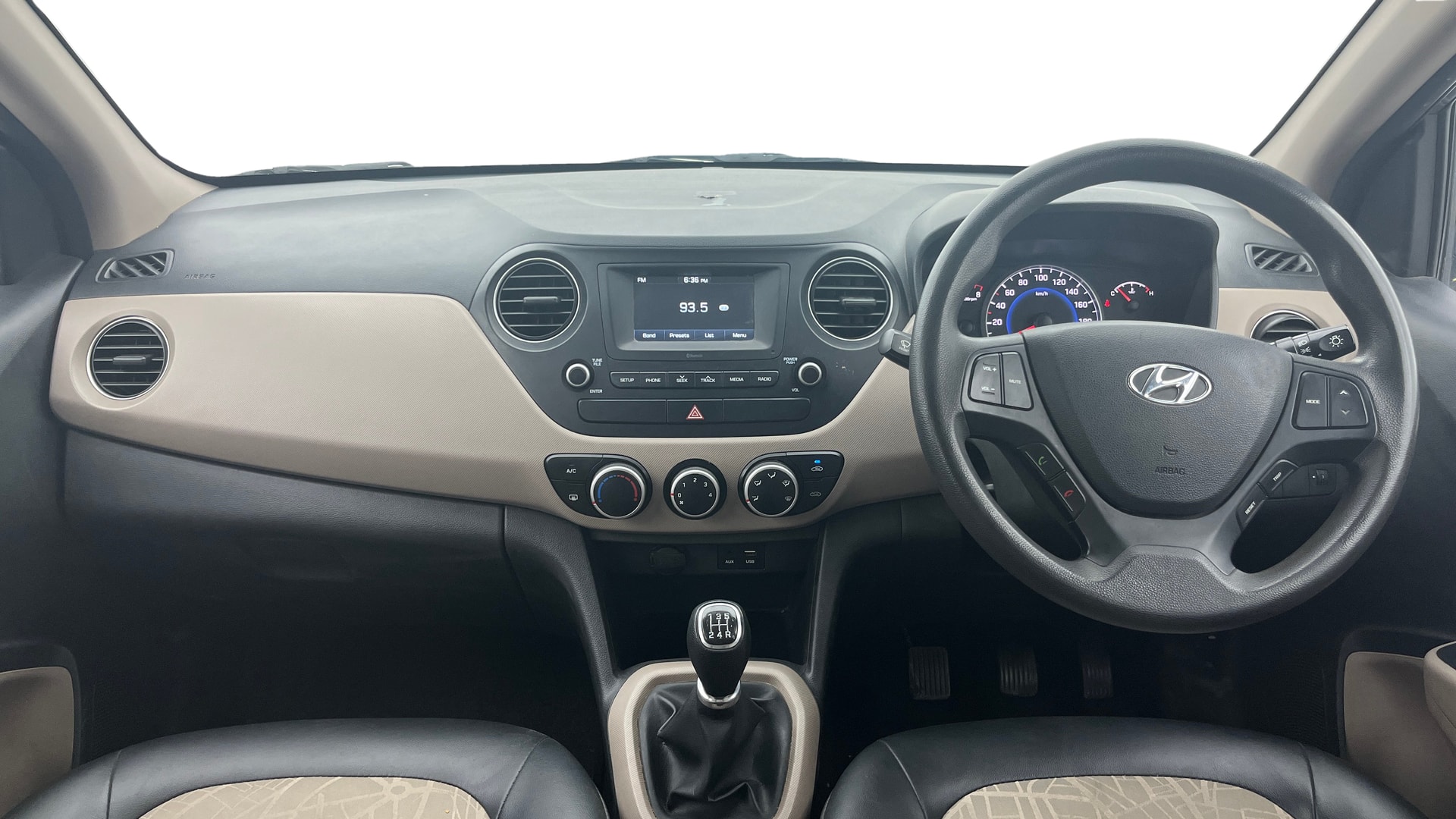 View 2017 Hyundai Grand i10 Sportz 1.2 Kappa Image 16 Used 2017 Hyundai Grand i10 Sportz 1.2 Kappa Image 16
