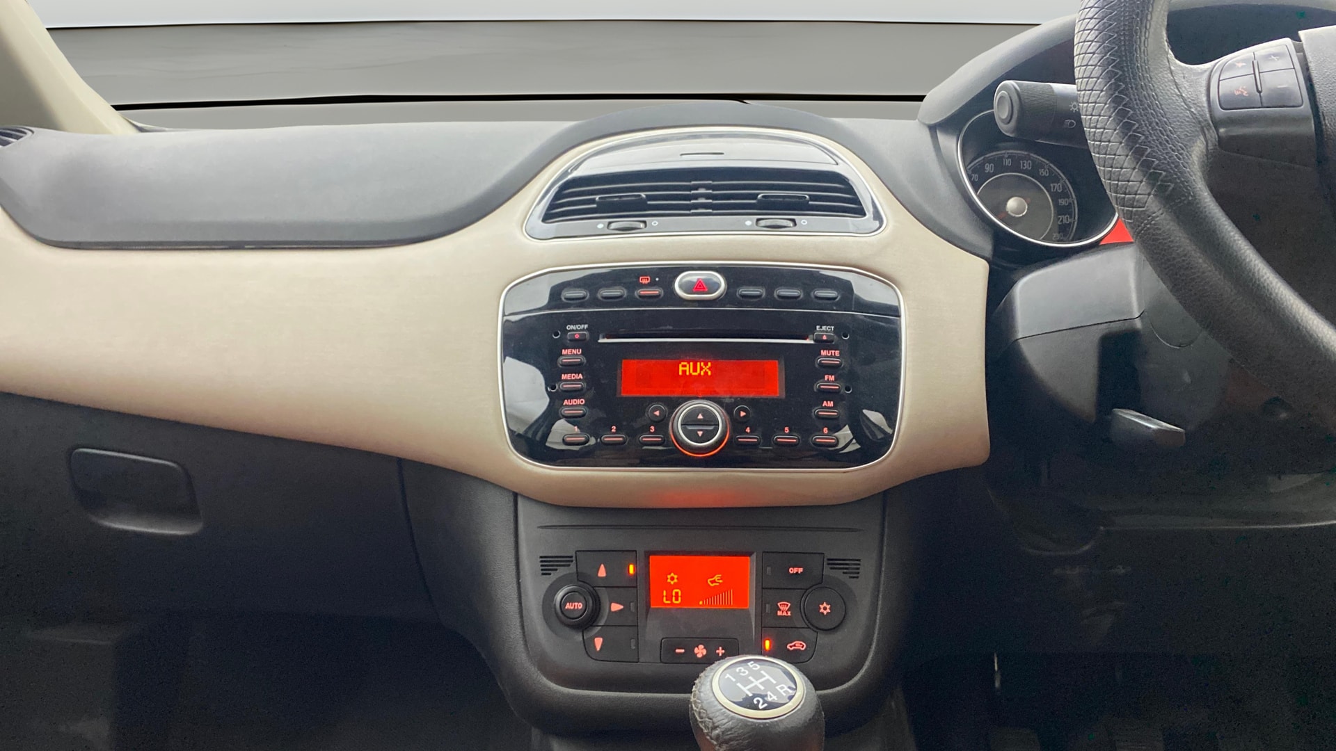 View 2016 Fiat Punto Evo 1.2L Pure Fire Petrol Image 17 Used 2016 Fiat Punto Evo 1.2L Pure Fire Petrol Image 17