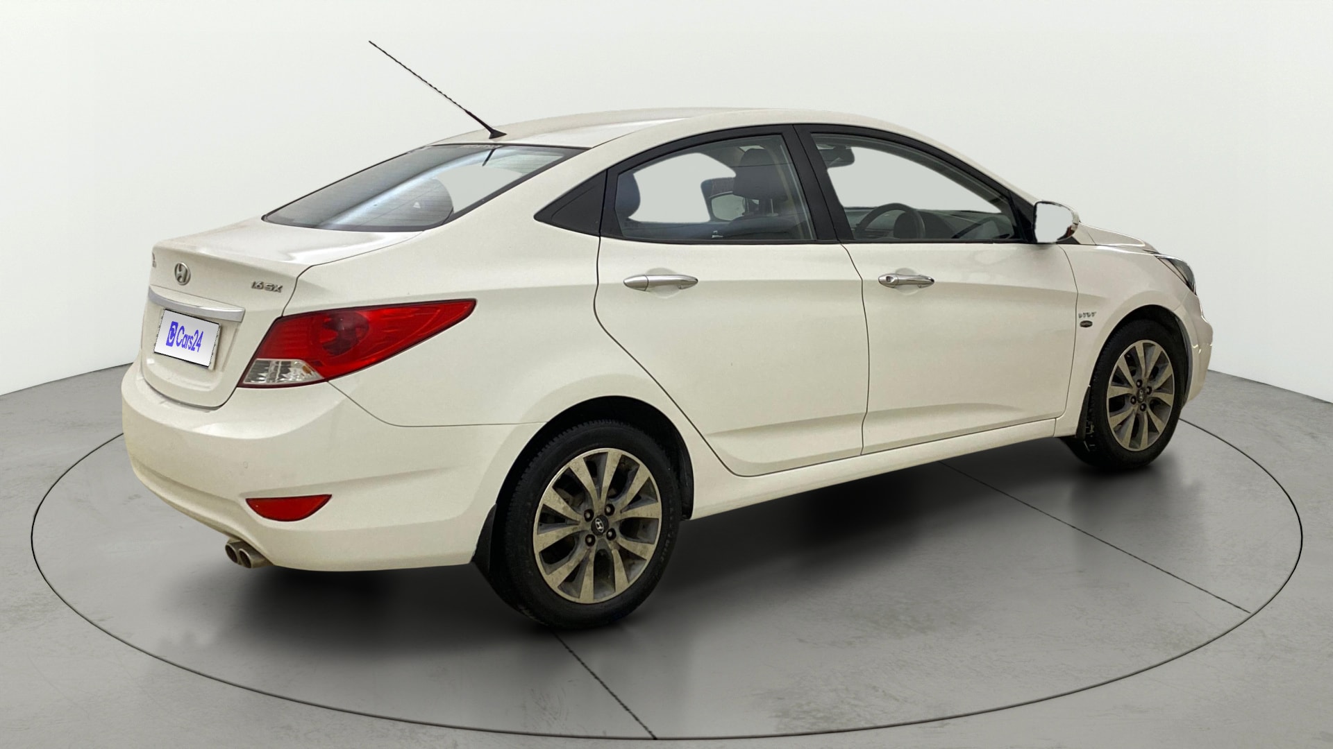 View 2014 Hyundai Fluidic Verna 1.6 VTVT SX Image 42 Used 2014 Hyundai Fluidic Verna 1.6 VTVT SX Image 42