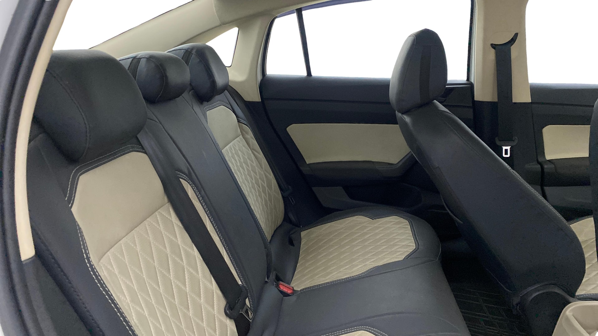 View 2023 Skoda Slavia Active 1.0 TSI MT Image 28 Used 2023 Skoda Slavia Active 1.0 TSI MT Image 28
