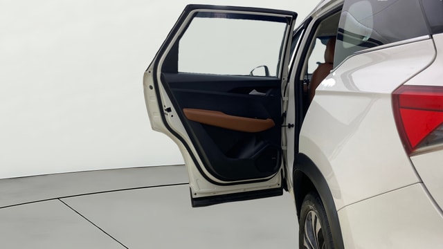View MG Hector Plus Image 16 Used MG Hector Plus Image 16