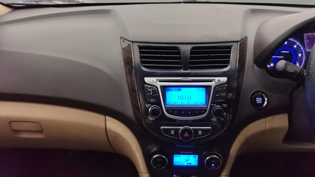 View Hyundai Fluidic Verna Image 17 Used Hyundai Fluidic Verna Image 17