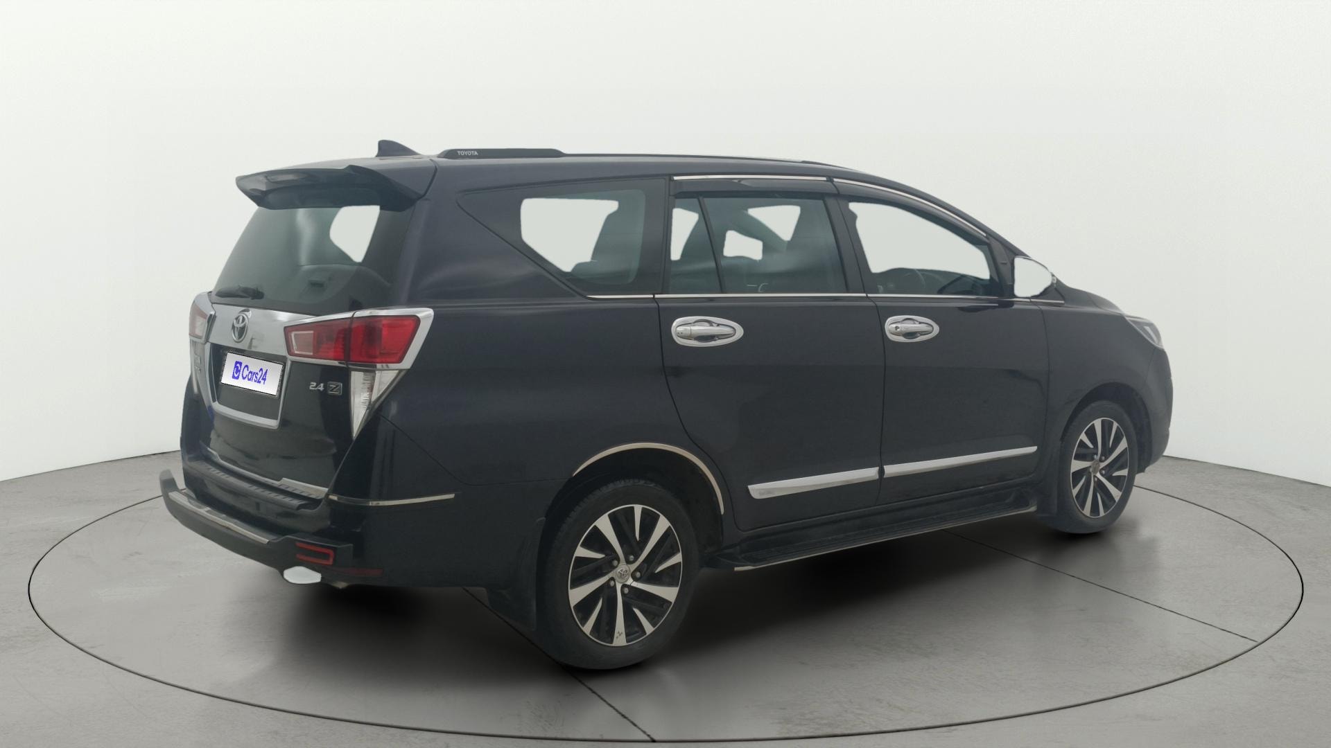 View 2021 Toyota Innova Crysta 2.4 G MT 7-Seater BS IV Image 47 Used 2021 Toyota Innova Crysta 2.4 G MT 7-Seater BS IV Image 47