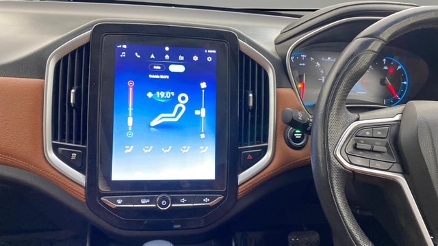 View MG Hector Plus Image 34 Used MG Hector Plus Image 34